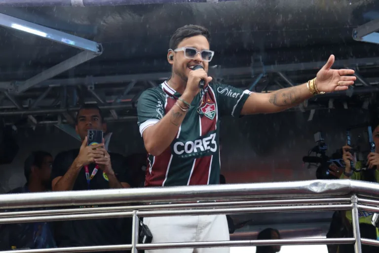Thiago Aquino no arrastão