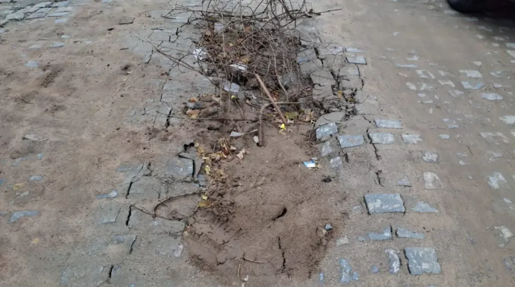 Moradores do Caseb cobram conclusão de obra da Embasa