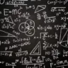 quadro-negro-inscrito-com-formulas-e-calculos-cientificos_matemática