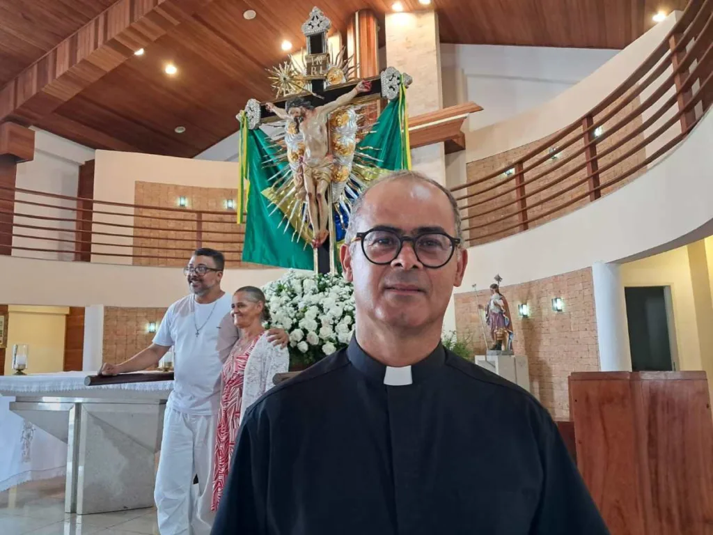 Padre Pedro Junior- Missa da visita da Imagem Peregrina do Senhor do Bonfim em Feira de Santana (Alto do Cruzeiro)