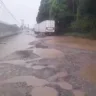 Ruas inundadas, crateras, descarte irregular de lixo e lamaçal em ruas da cidade afetam moradores de Feira e Santana