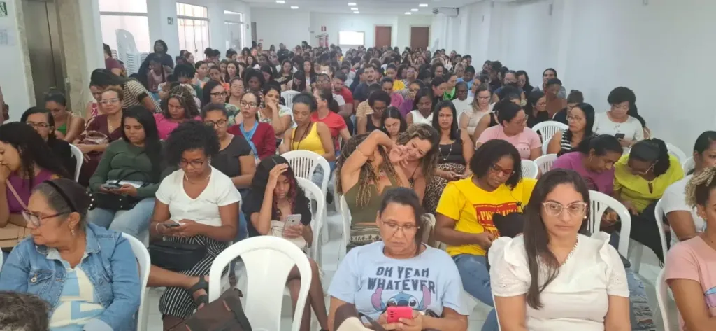 Assembleia de Professores da APLB - indicativo de greve