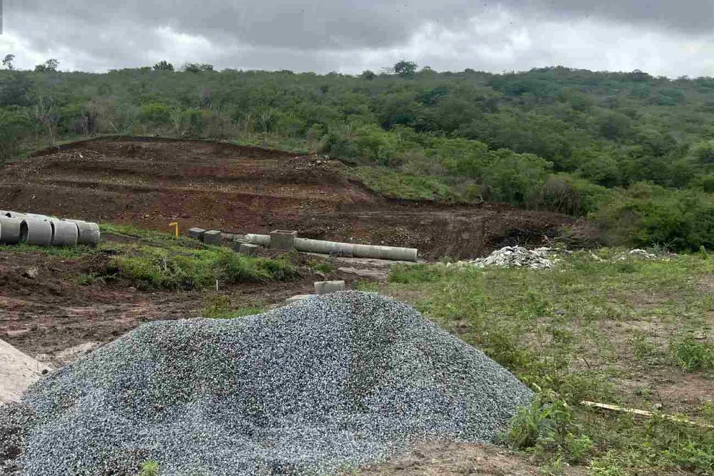 Secretaria de Meio Ambiente suspende construção irregular próxima ao Lago de Pedra do Cavalo