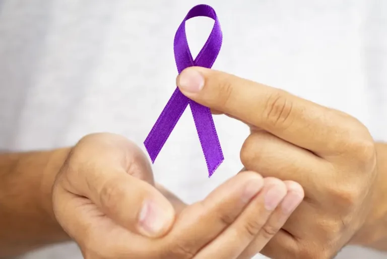 Campanha Maio Roxo alerta para as Doenças Inflamatórias Intestinais