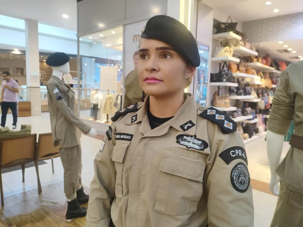Capitã Nina Marques na Exposição da PMBA