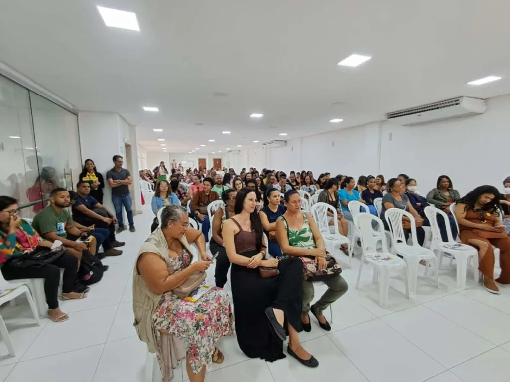 Assembleia na APLB discute pautas pendentes para a categoria