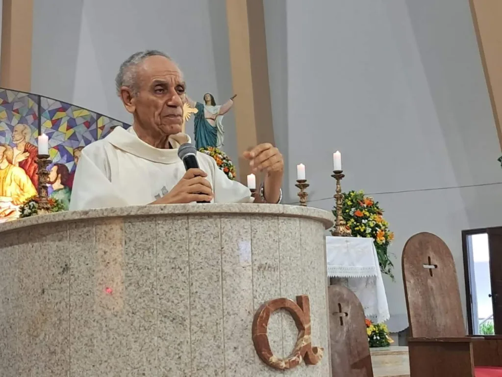 Missa último dia de trezenário de Santo Antônio no bairro Capuchinhos