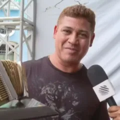Cantor João Almeida relembra trajetória musical ao celebrar Troféu Zelito Miranda 20251