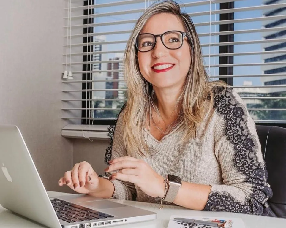 Advogada Renata Almeida