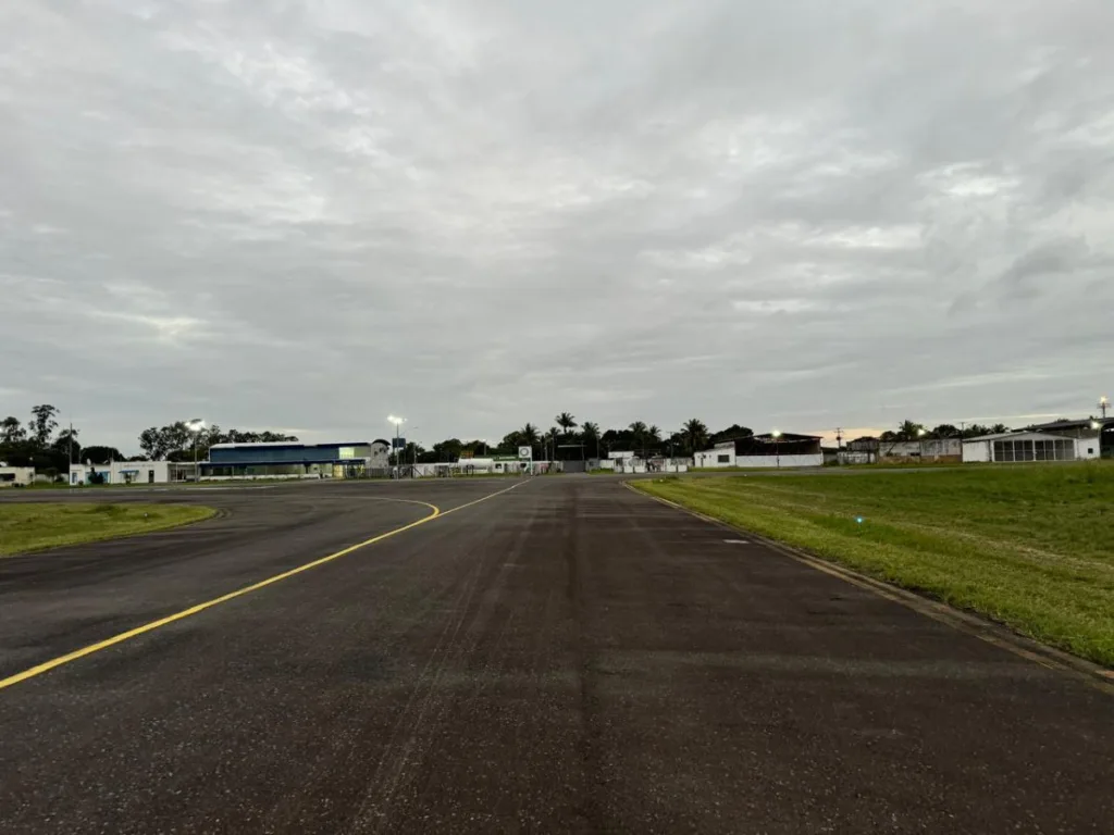 pista do aeroporto de Feira de Santana