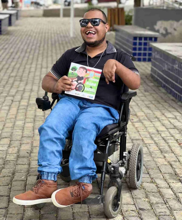 Rafael Souza, escritor com paralisia cerebral