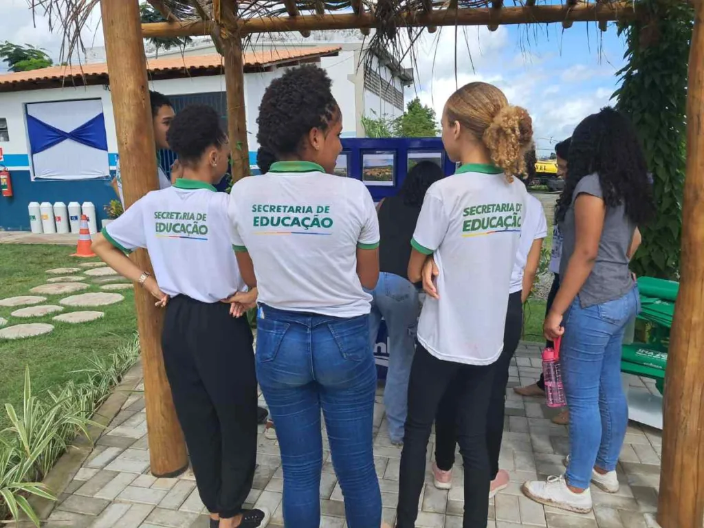 Estudantes visitam Viveiro Educador da Embasa