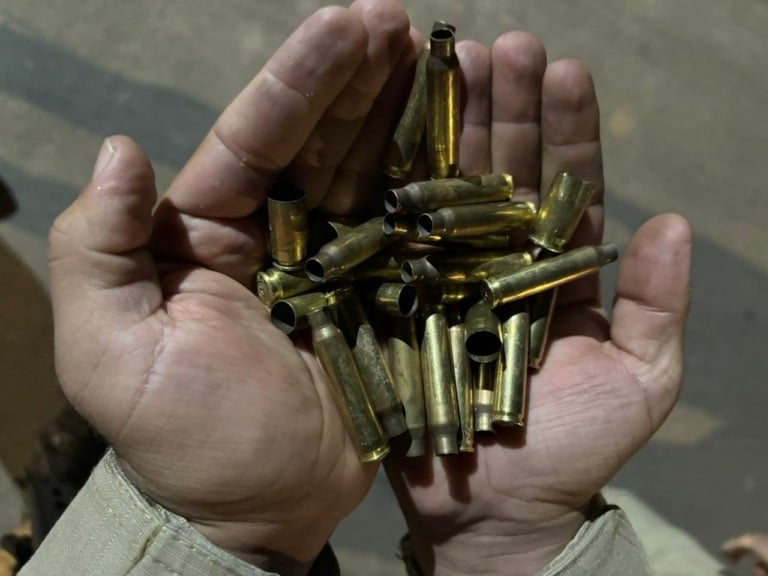 Criminosos fazem pichações e disparam cerca de 20 tiros em via pública de Feira de Santana