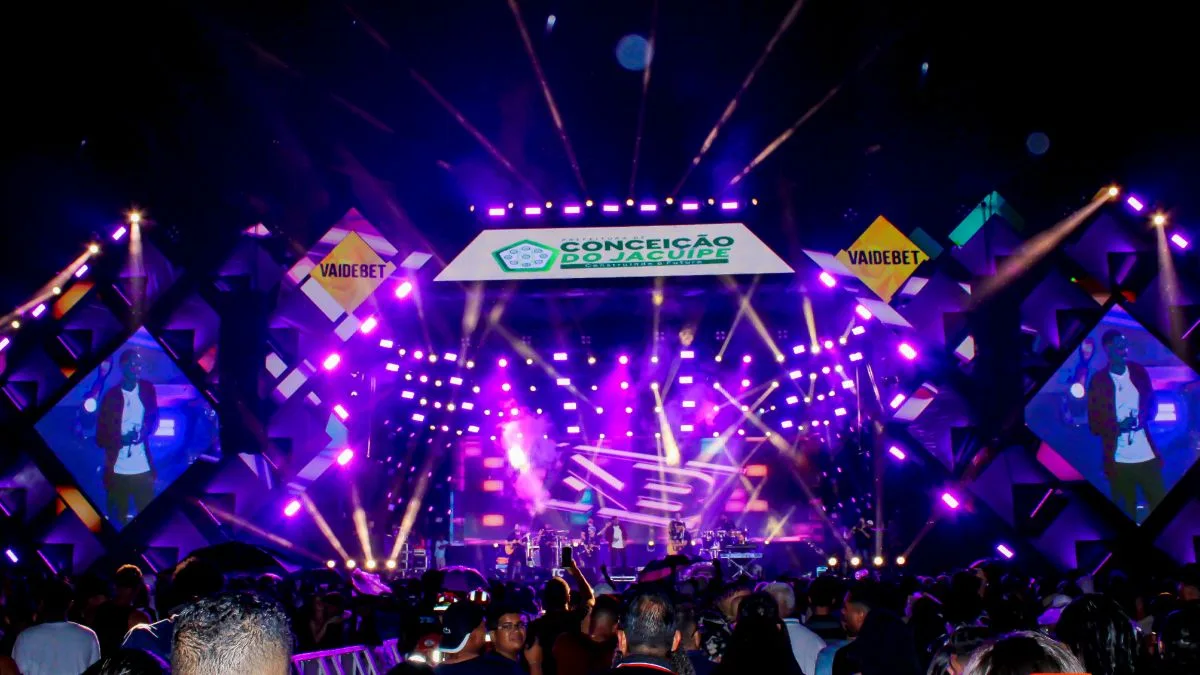 Palco do Arraiá do Berimbau 2025 , em Conceição do Jacuípe