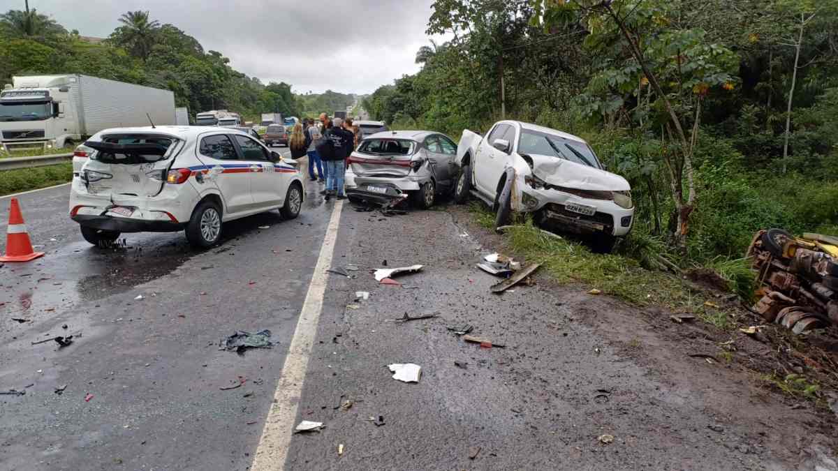 Engavetamento - Foto - Polícia Rodoviária Federal - -