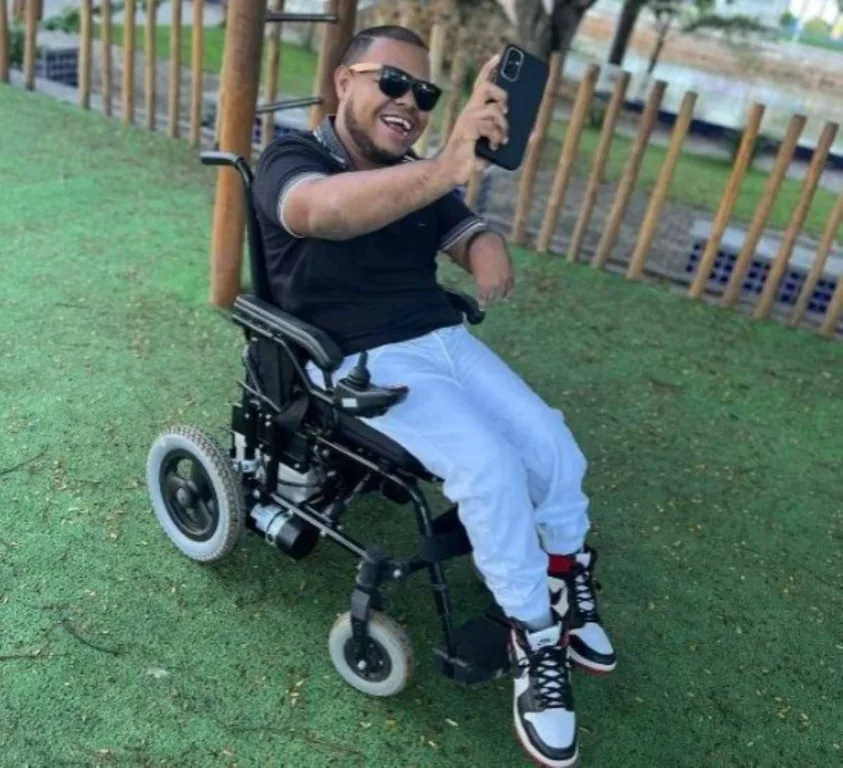 Rafael Souza, escritor com paralisia cerebral