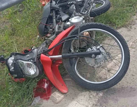 Homem morre e mulher fica ferida após queda de moto em Feira de Santana