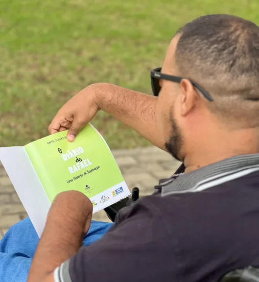 Rafael Souza, escritor com paralisia cerebral