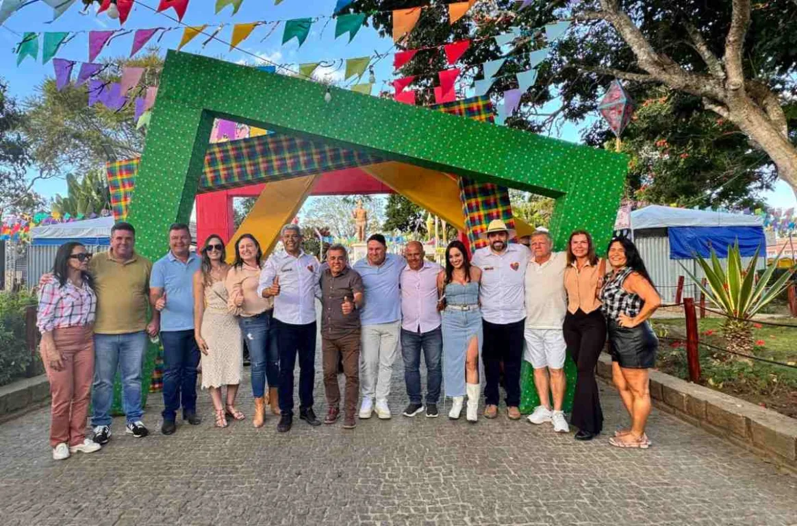 Jerônimo Rodrigues reúne prefeitos em caravana pelo interior no São João