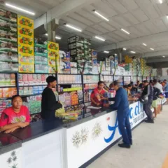 Comerciante muda a localização de loja de fogos para atender às normas em Feira de Santana