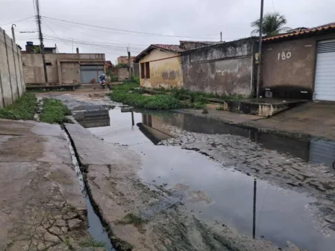 Rua Imbuíra, bairro Mangabeira