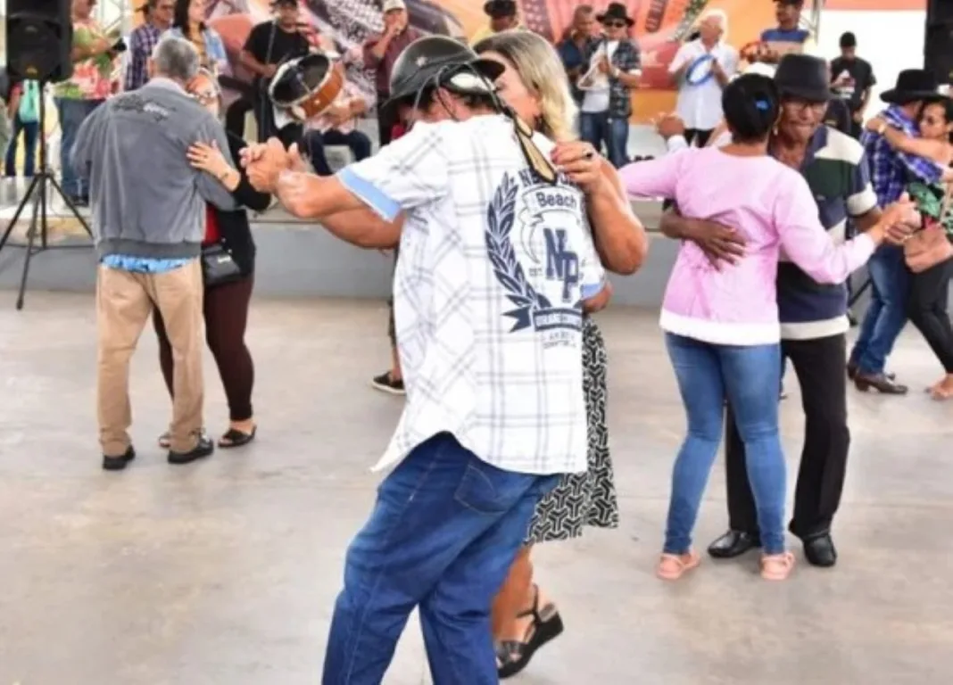 Forró pé de serra e arrasta pé