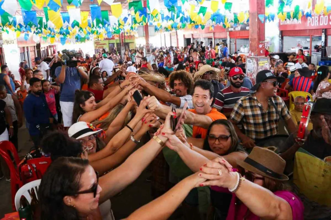 Forró na Feira anima visitantes e feirantes
