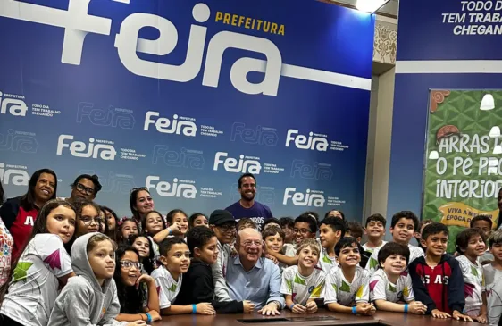 Crianças visitam o Paço Municipal
