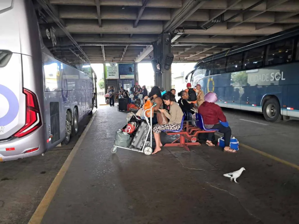 Movimento é tranquilo na rodoviária de Feira de Santana nesta segunda