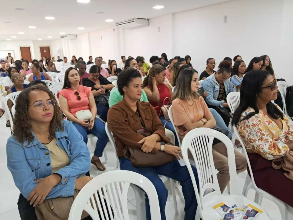 Assembleia na APLB discute pautas pendentes para a categoria