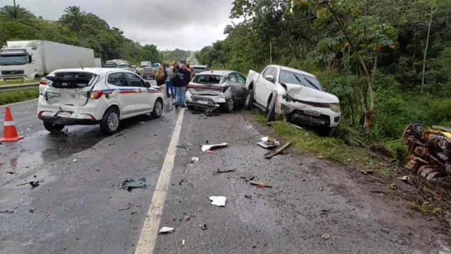 Engavetamento - Foto - Polícia Rodoviária Federal - -
