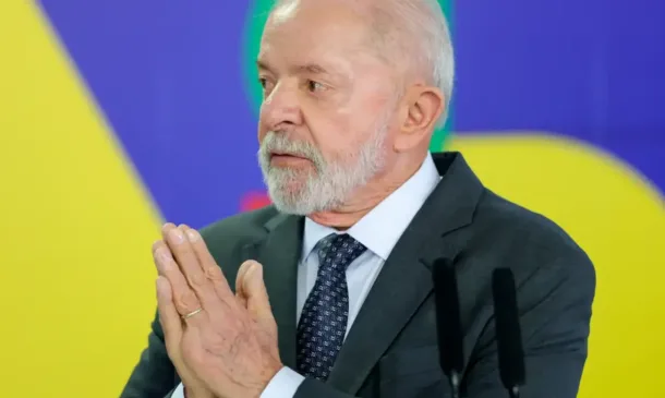 INSS - Lula comenta sobre fraudes