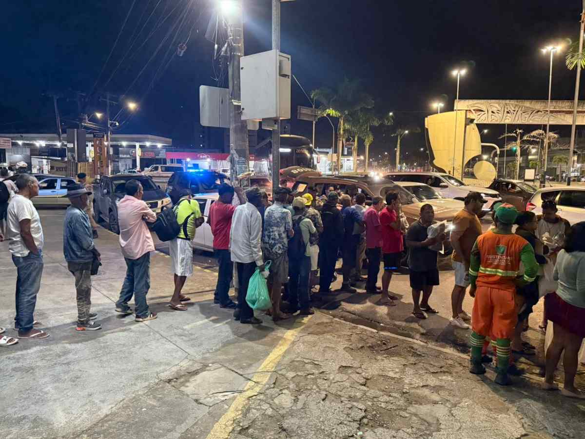 Rondesp e Instituto de Saúde e Ação Social fazem doação de agasalho em Feira de Santana