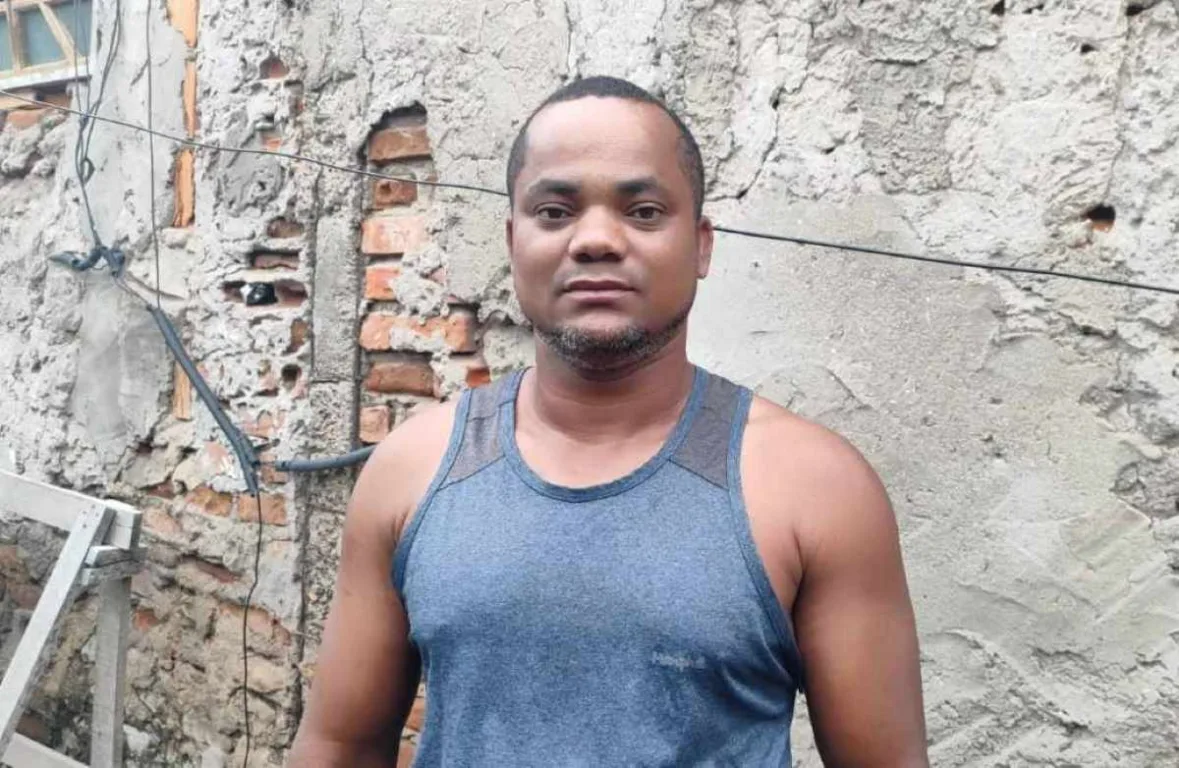 Moradores do bairro Tomba reclamam de rachaduras causadas por córrego de esgoto