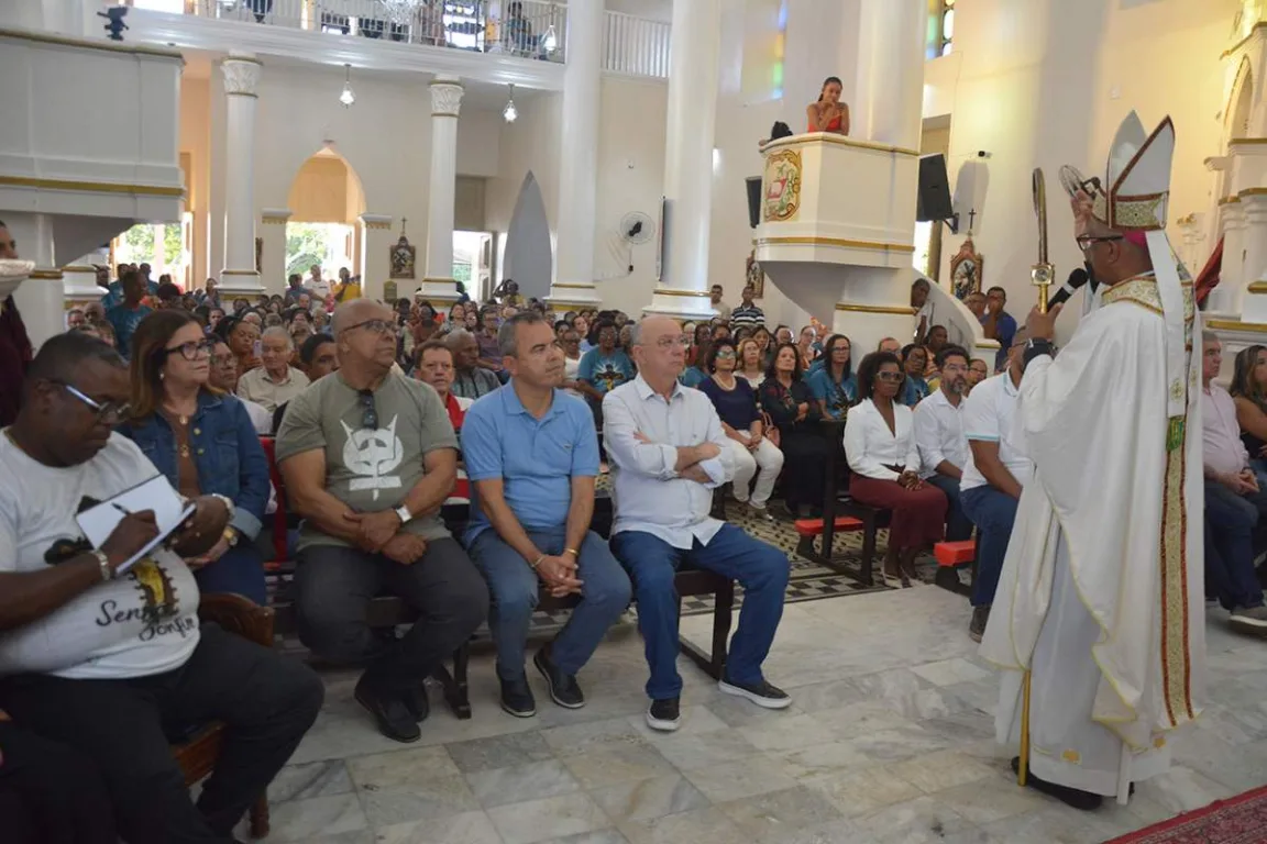 Missa em Bonfim de Feira na passagem da imagem peregrina do Senhor do Bonfim da Bahia