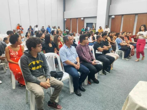Posse de novos professores municipais em Feira de Santana