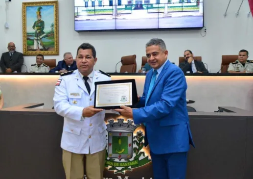 Responsável pela formação de novos policiais militares, major Wellington Boness recebe Título de Cidadão Feirense
