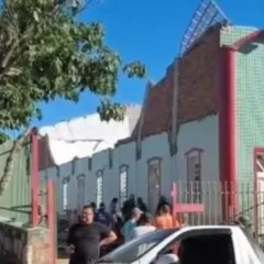 Bombeiros resgatam 14 vítimas após desabamento de igreja em Jequié