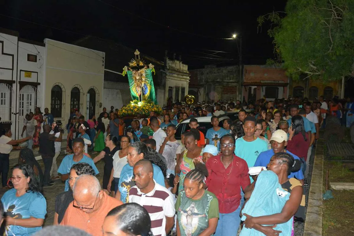 Procissão em Bonfim de Feira na passagem da imagem peregrina do Senhor do Bonfim da Bahia