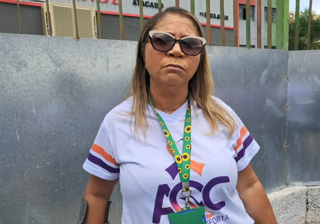 Pessoas com fibromialgia realizam protesto