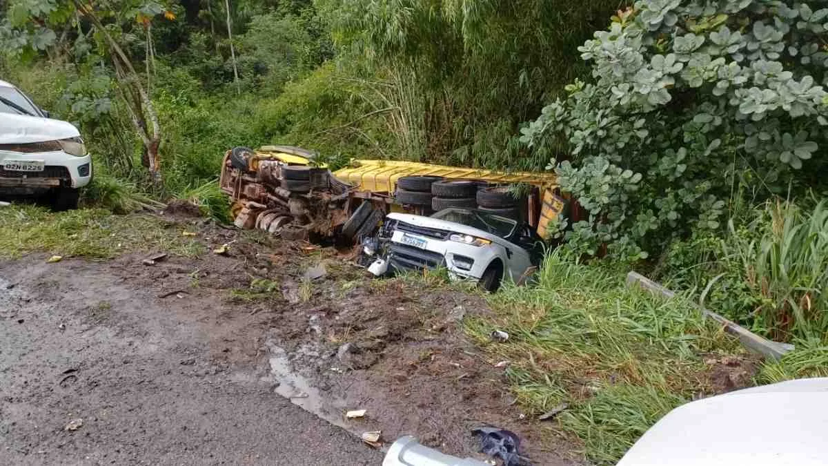 -Engavetamento-Foto-Policia-Rodoviaria-Federa