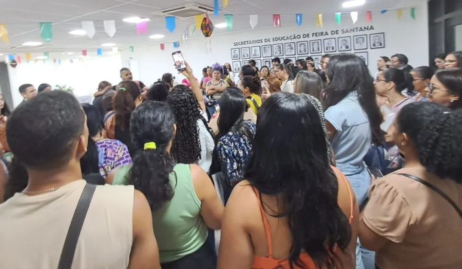 Professores Reda se reúnem com secretário de educação sobre carga horária e Reda