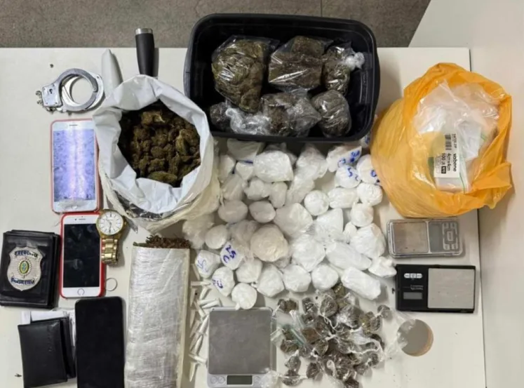 Polícia Militar prende homens por tráfico de drogas no bairro SIM