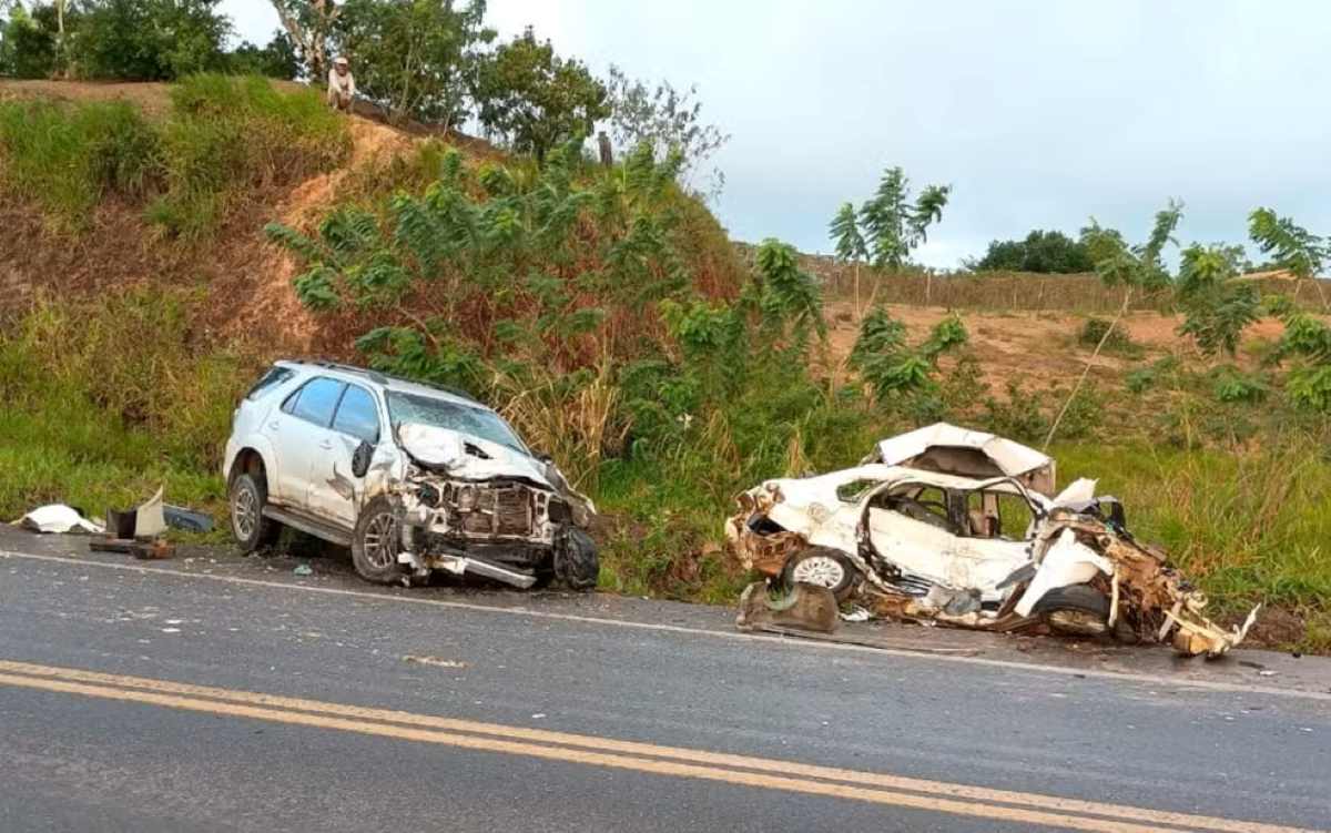 Pai e filho morrem em acidente na BR 101