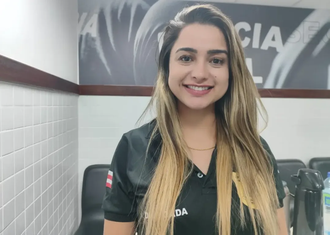 Delegada Lorena Almeida