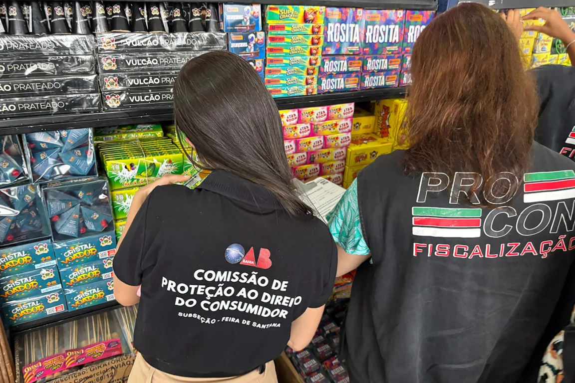 Procon retira quase 2 mil produtos irregulares de circulação em barracas de fogos durante festas juninas