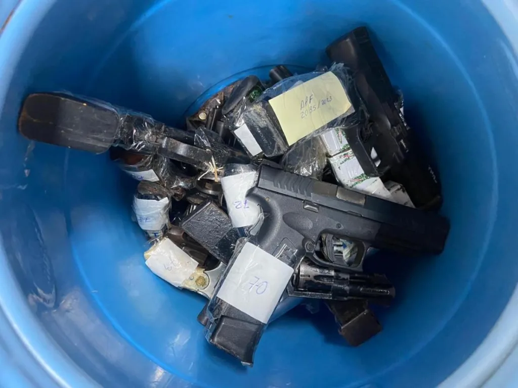 Armas apreendidas pela DTE são destruídas