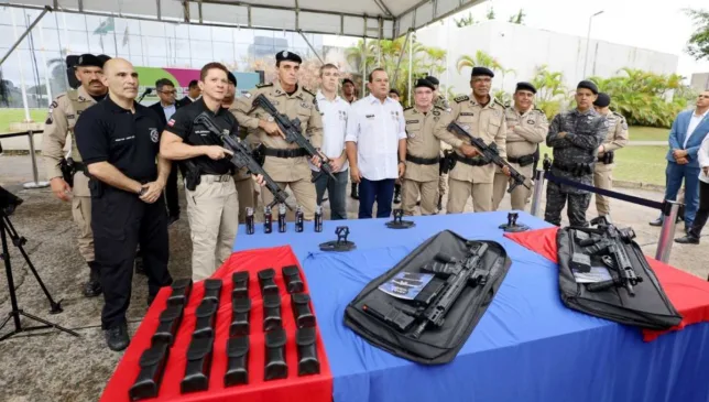 Forças policiais da Bahia recebem veículos blindados e fuzis