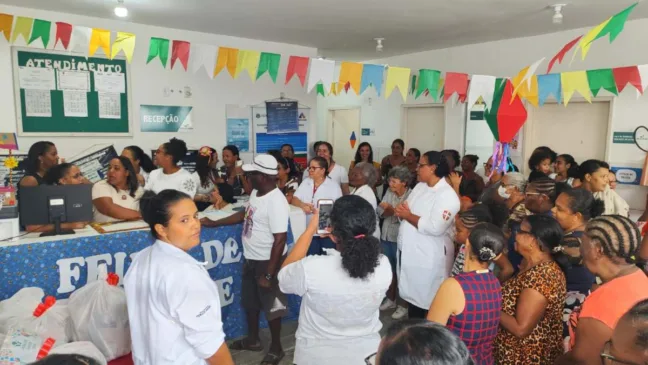 Feira de Saúde é realizada no George Américo com distribuição de cestas básicas