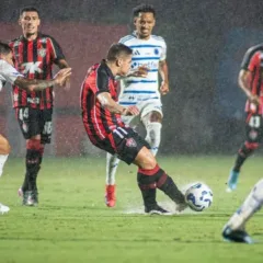  Vitória e Cruzeiro empatam sem gols no Barradão